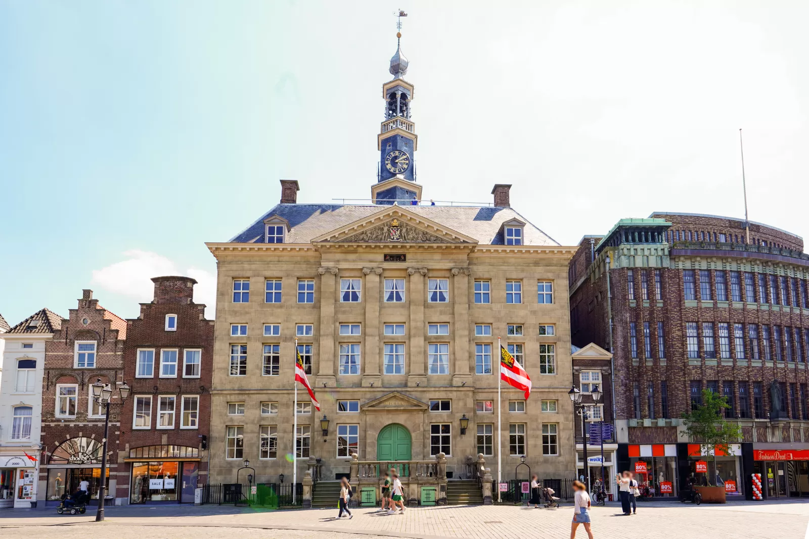 Vooraanzicht van het Stadhuis van 's-Hertogenbosch